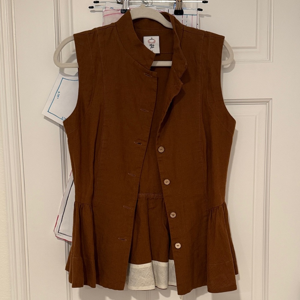 NWOT Son de flor peplum vest in warm brown, size S